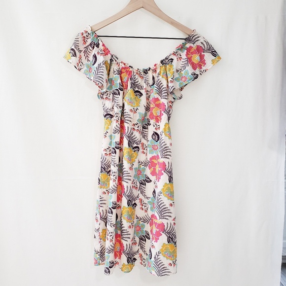Susina Dresses & Skirts - ❤ 3/$15 Susina Floral Mini Dress Off the Shoulder